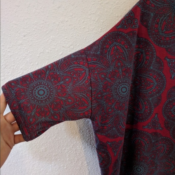 LuLaRoe Irma size small rare print maroon & teal - Picture 5 of 5